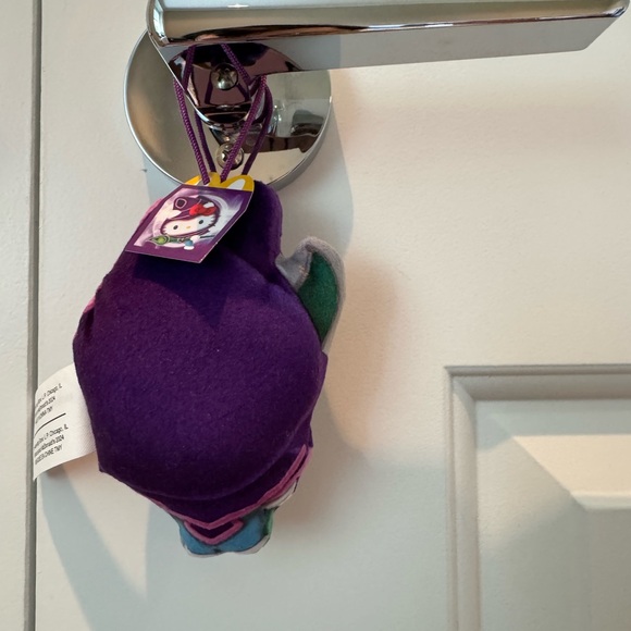 Macdonald’s Yu-Gi-Oh x Hello Kitty Toys - Picture 2 of 3